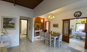 Imagem 2: Casa de condomínio térrea para venda possui 300 metros quadrados com 4 quartos