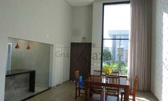 Imagem 1: Casa de condomínio para venda possui 132 metros quadrados com 3 quartos