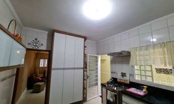 Imagem 3: Sobrado de Novela área Nobre Jd Satélite - 4 Quartos, 1 suite, repleto de armários - Amplo