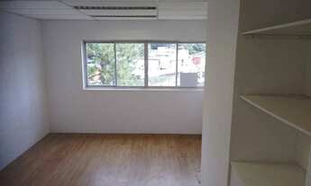 Imagem 6: Sobreloja bem localizada, c/ 100m². Vista p/ Beco do Batman