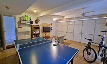 Imagem 5: LINDA CASA COM PÉ DIREITO ALTO EM CONDOMINIO FECHADO, DISPONDO DE CHURRASQUEIRA E PISCINA