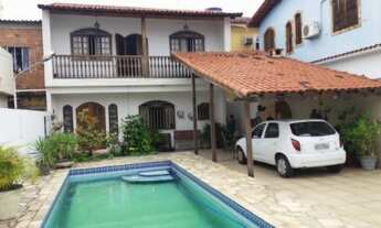 Imagem: Casa térrea com 3 quartos e piscina em