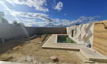 Imagem 5: Casa duplex 04 quartos sendo um suíte, com piscina; Vale dois cristais Macaé RJ!