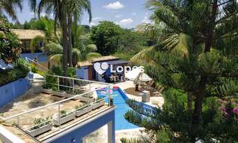 Imagem: Ampla chácara com árvores frutíferas