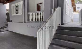 Imagem 2: Casa Comercial - Centro - 6 Dormitórios - 145m²