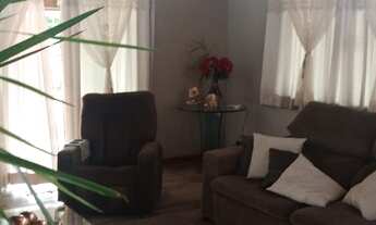 Imagem 7: Casa de condomínio para venda tem 350 metros quadrados com 4 quartos