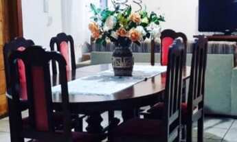 Imagem 2: Casa para venda tem 198 metros quadrados com 4 quartos