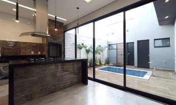 Imagem: Casa de condomínio térrea para venda possui