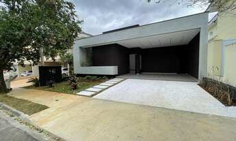 Imagem 2: Casa de condomínio térrea para venda com 226 metros quadrados com 3 quartos