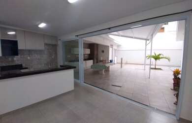 Imagem 7: Casa de condomínio para venda possui 190 metros quadrados com 4 quartos