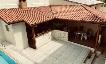 Imagem: Casa Sobrado - Jardim das Colinas - 4 Dormitórios