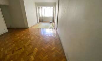 Imagem 2: 3 Quartos com vaga, precisa de obra, prédio residencial