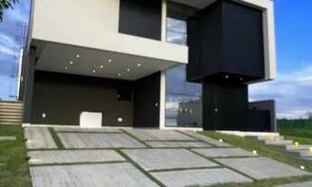 Imagem 7: Casa de condomínio para venda possui 357 metros quadrados com 5 quartos