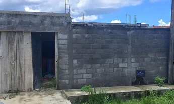 Imagem 3: Casa em fase de acabamento, a 2 KM da praia de madre de deus