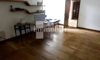 Imagem 5: Casa Espaçosa com Garagem Coberta, Salão de Festas e Piscina