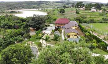 Imagem: Lindo rancho na beira do lago Corumbá IV