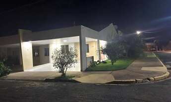 Imagem 2: VENDE-SE CASA de esquina NO CONDOMÍNIO ESMERALDA