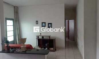 Imagem: Casa Residencial em Monte Carmelo (Montes