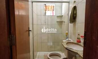 Imagem 7: Casa residencial disponível para venda no bairro São Jorge em Uberlândia-MG