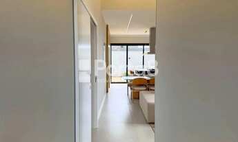 Imagem 5: Residência Exclusiva com Suíte Máster e Área de Lazer Completa no Condomínio Quinta Do Lag