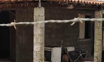 Imagem: VENDO UMA CASA ENTRE AQURAZ E PINDORETAMA