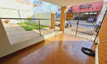 Imagem 3: Casa em localização privilegiada e bem espaçosa