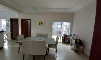 Imagem 6: Casa de condomínio térrea para venda tem 198 metros quadrados com 3 quartos