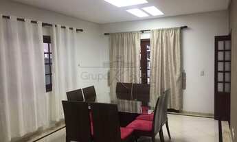 Imagem 5: Casa de condomínio para venda possui 350 metros quadrados com 4 quartos