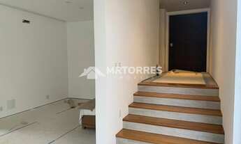 Imagem 5: Casa para locação no condomínio Reserva das Palmeiras em Valinhos. São 4 suítes com closet