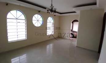 Imagem: Casa com Edícula - 03 dormitórios com