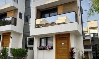 Imagem: Casa triplex à venda com 4 quartos 150m2