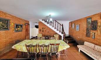 Imagem 4: Imperdível! Amplo sobrado 05 dorms c/piscina, próximo a praia, localização privilegiada!