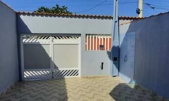 Imagem 3: Lindo sobrado pé na areia em Mongaguá com piscina e acabamento diferenciado