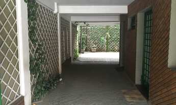 Imagem 4: Casa comercial no Centro de Guarulhos com 4 salas, recepção e estacionamento