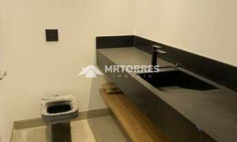 Imagem 4: Casa para locação no condomínio Reserva das Palmeiras em Valinhos. São 4 suítes com closet