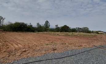 Imagem: Terreno em Sorocaba- água, luz, local fechado