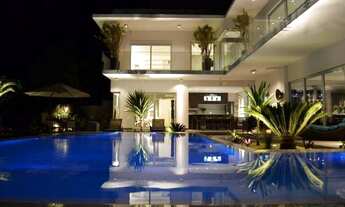 Imagem: Casa no Tamboré 3 com 5 suítes, 8 banheiros