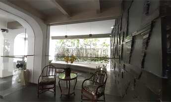 Imagem 1: 02 Dormitórios, Suíte, 01 vaga garagem, 02 quadras praia Pitangueiras Guarujá