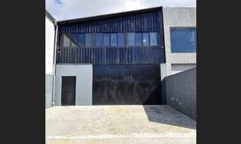 Imagem 7: Galpão/Depósito/Armazém para aluguel tem 196 metros quadrados