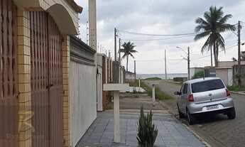 Imagem 2: Excelente casa 20 mts da praia com 3 dormitórios 1 suítes ,um solto com muito espaço uma