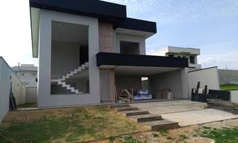 Imagem 4: Casa de condomínio sobrado para venda possui 235 metros quadrados com 3 quartos