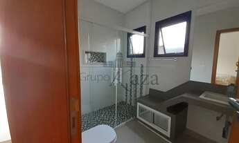 Imagem 6: Casa de condomínio sobrado para venda possui 475 metros quadrados com 4 quartos