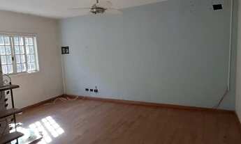 Imagem 3: Casa de condomínio para venda tem 2500 metros quadrados com 4 quartos