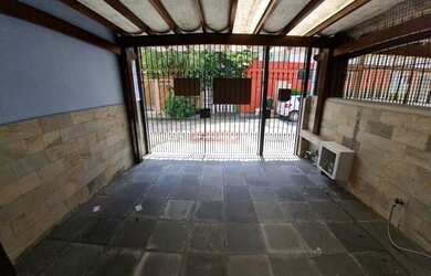 Imagem 2: SOBRADO EXCELENTE P/VENDA COM 3 DORM, SALA, COZ, 2 WCS, EDICULA, QUINTAL,1 VAGA. OPORTUNID