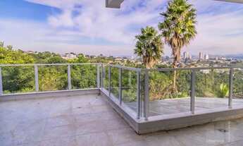 Imagem 2: Sobrado em condomínio à venda com 4 quartos, 650 m², amplo quintal, no condomínio Mirante