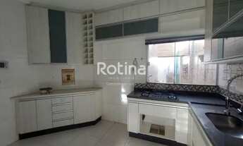 Imagem 7: Casa para aluguel, 5 quartos, 1 suíte, 2 vagas, Jardim Europa - Uberlândia/MG - R$ 2.800,0