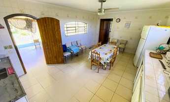 Imagem 7: Fazenda/Sítio/Chácara para aluguel possui 1400 metros quadrados com 2 quartos