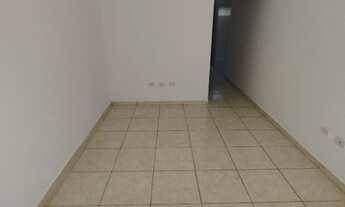 Imagem 2: Sobrado com 2 Dormitórios, Quintal e Garagem em Condomínio no Jardim Melvi