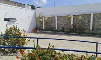 Imagem 3: Casa para aluguel possui 672 metros quadrados em Farol - Maceió - AL