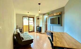 Imagem 5: Apartamento semimobiliado com 3 quartos e sacada